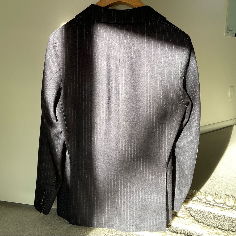 Eleventy Men's Soft Pinstripe Blazer - Picture 9 of 15